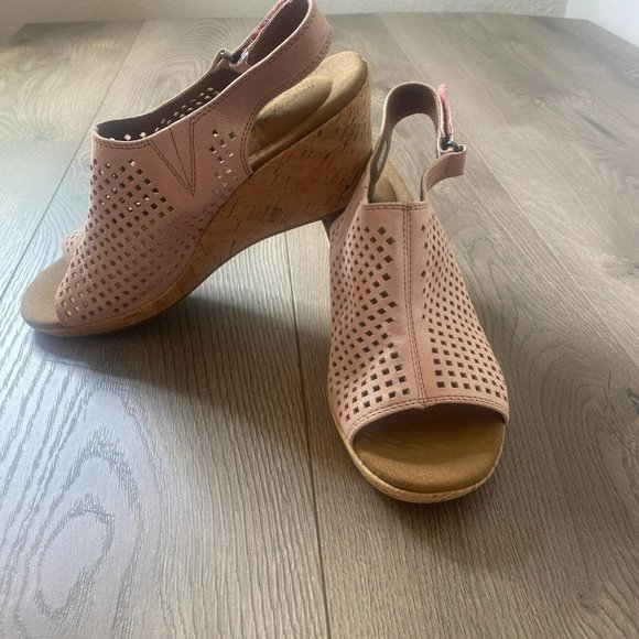 Rockport Shoes - Rockport Sandals Womens 9 Pink Suede Briah Wedge Heels Laser Cut Slingback Shoes
